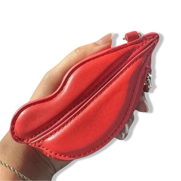 FREE w/$150+| DVF x Target SOLD OUT Limited Edition | The Lips Coin Pouch | Red - Picture 7 of 7